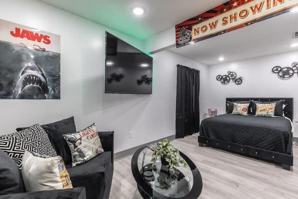 Apartment Matinee Madness Studio In Lower Greenville *