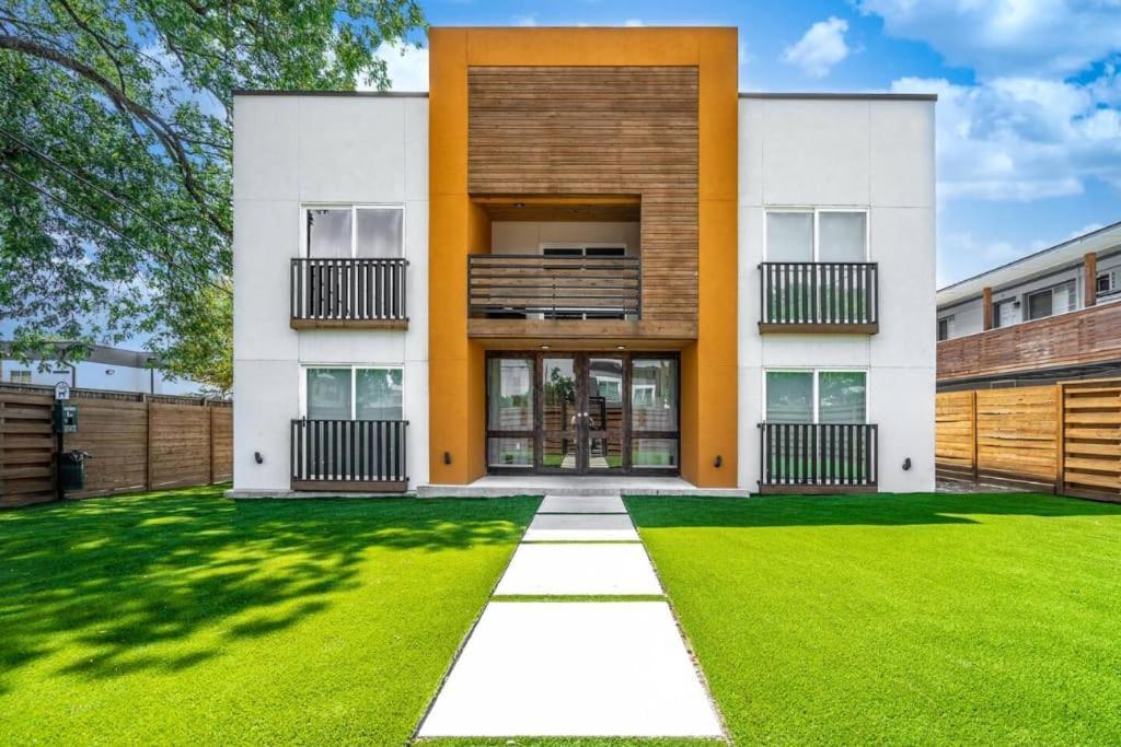 Apartment Matinee Madness Studio In Lower Greenville Dallas