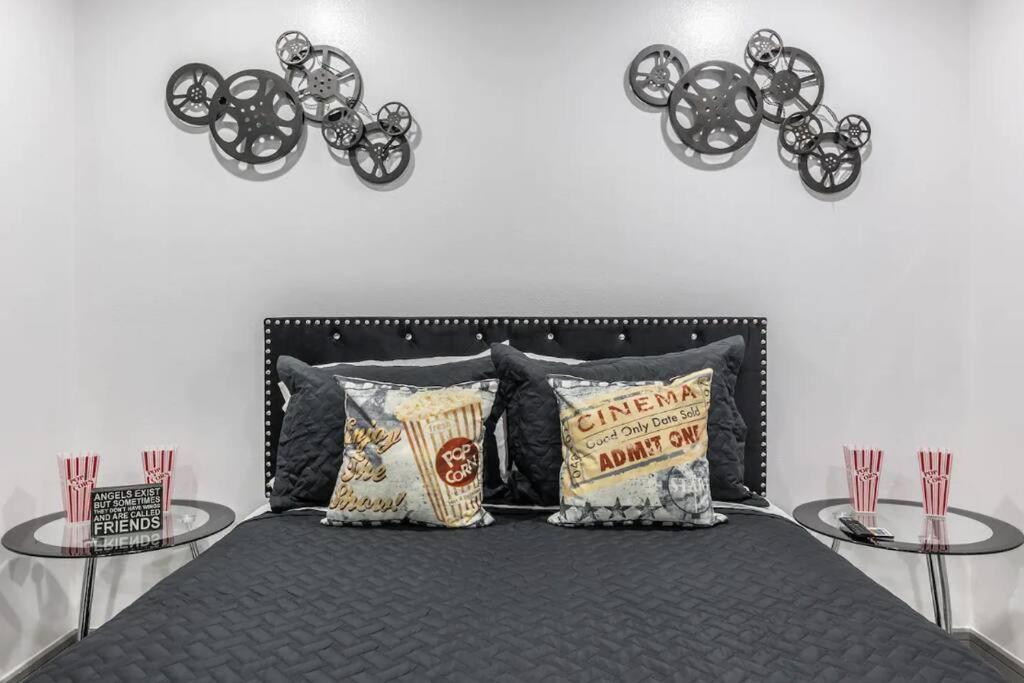 Apartment Matinee Madness Studio In Lower Greenville Dallas